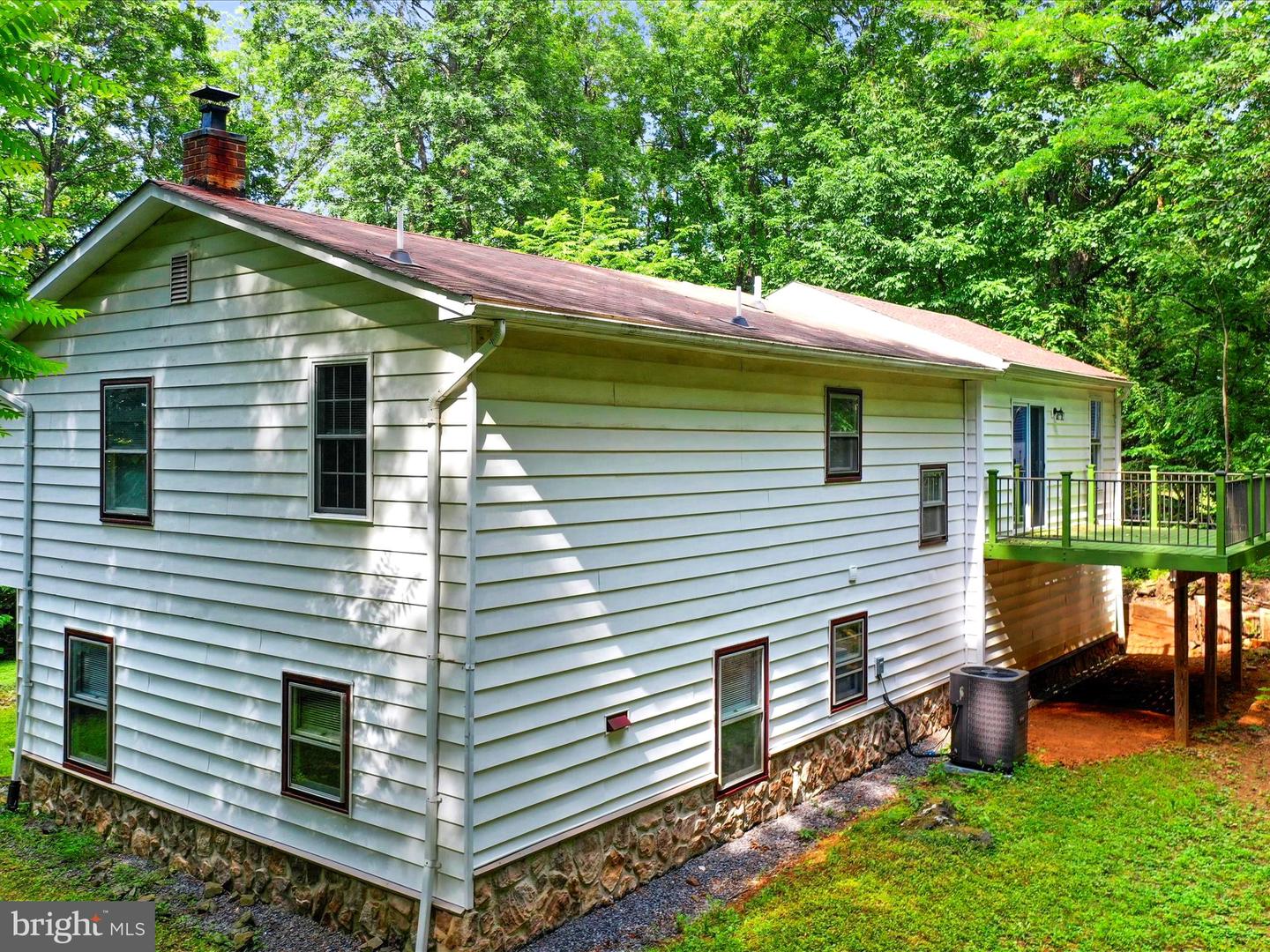 275 MOUNTAIN HEIGHTS RD, FRONT ROYAL, Virginia 22630, 2 Bedrooms Bedrooms, ,1 BathroomBathrooms,Residential,For sale,275 MOUNTAIN HEIGHTS RD,VAWR2011662 MLS # VAWR2011662
