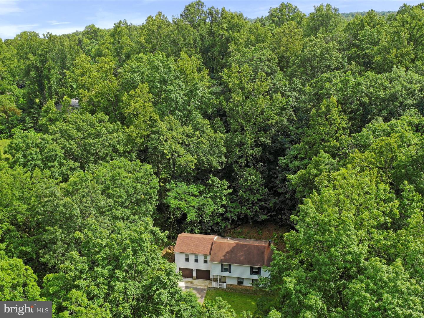 275 MOUNTAIN HEIGHTS RD, FRONT ROYAL, Virginia 22630, 2 Bedrooms Bedrooms, ,1 BathroomBathrooms,Residential,For sale,275 MOUNTAIN HEIGHTS RD,VAWR2011662 MLS # VAWR2011662