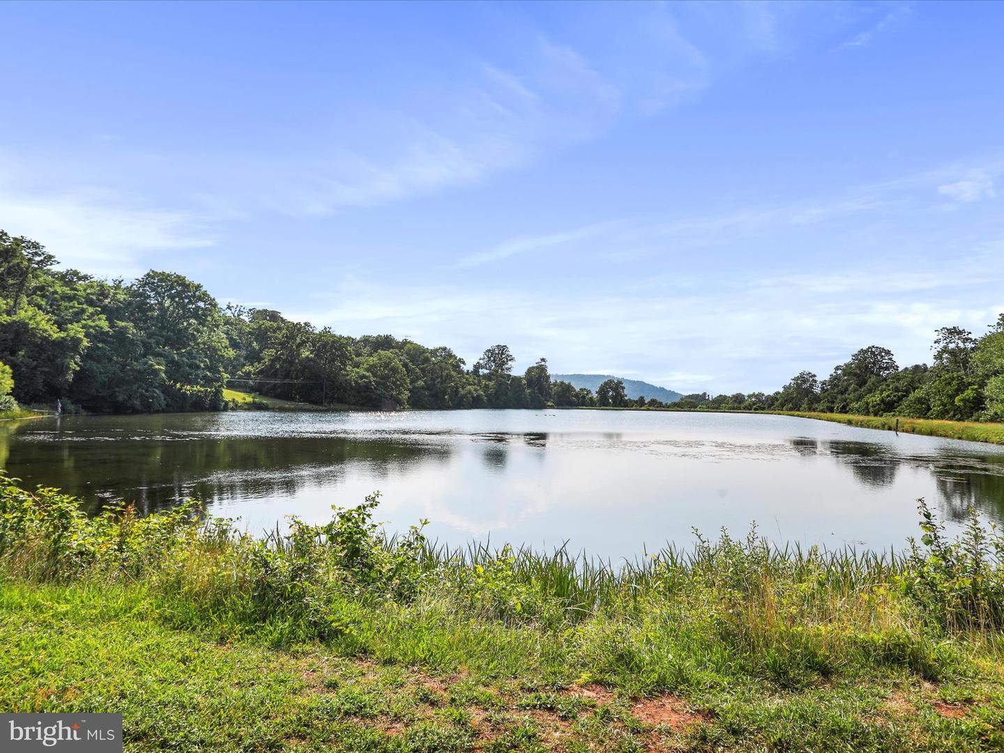 275 MOUNTAIN HEIGHTS RD, FRONT ROYAL, Virginia 22630, 2 Bedrooms Bedrooms, ,1 BathroomBathrooms,Residential,For sale,275 MOUNTAIN HEIGHTS RD,VAWR2011662 MLS # VAWR2011662