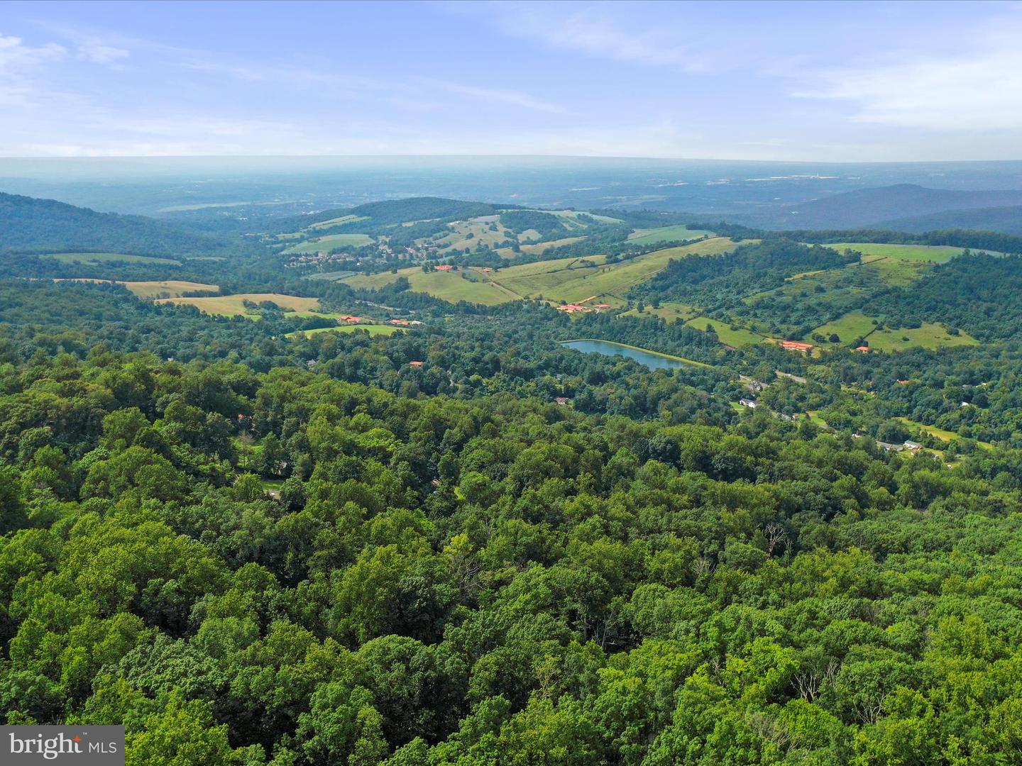 275 MOUNTAIN HEIGHTS RD, FRONT ROYAL, Virginia 22630, 2 Bedrooms Bedrooms, ,1 BathroomBathrooms,Residential,For sale,275 MOUNTAIN HEIGHTS RD,VAWR2011662 MLS # VAWR2011662