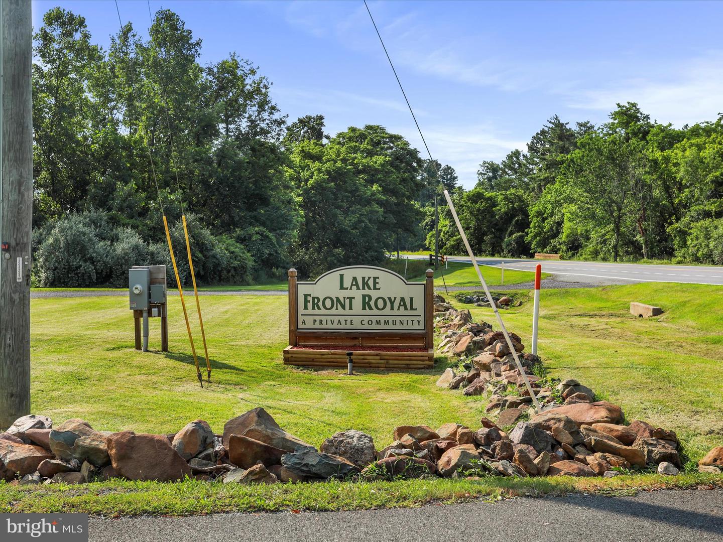 275 MOUNTAIN HEIGHTS RD, FRONT ROYAL, Virginia 22630, 2 Bedrooms Bedrooms, ,1 BathroomBathrooms,Residential,For sale,275 MOUNTAIN HEIGHTS RD,VAWR2011662 MLS # VAWR2011662