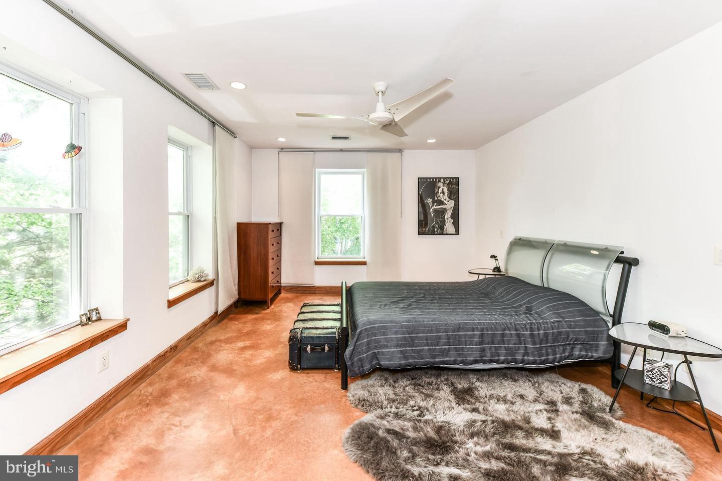 2222 N EMERSON ST, ARLINGTON, Virginia 22207, 3 Bedrooms Bedrooms, ,3 BathroomsBathrooms,Residential,For sale,2222 N EMERSON ST,VAAR2060576 MLS # VAAR2060576