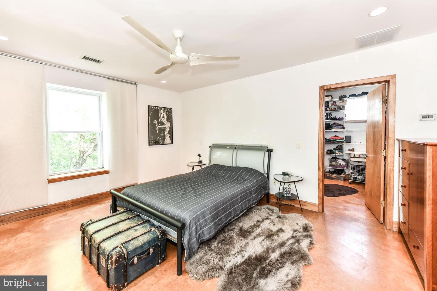 2222 N EMERSON ST, ARLINGTON, Virginia 22207, 3 Bedrooms Bedrooms, ,3 BathroomsBathrooms,Residential,For sale,2222 N EMERSON ST,VAAR2060576 MLS # VAAR2060576