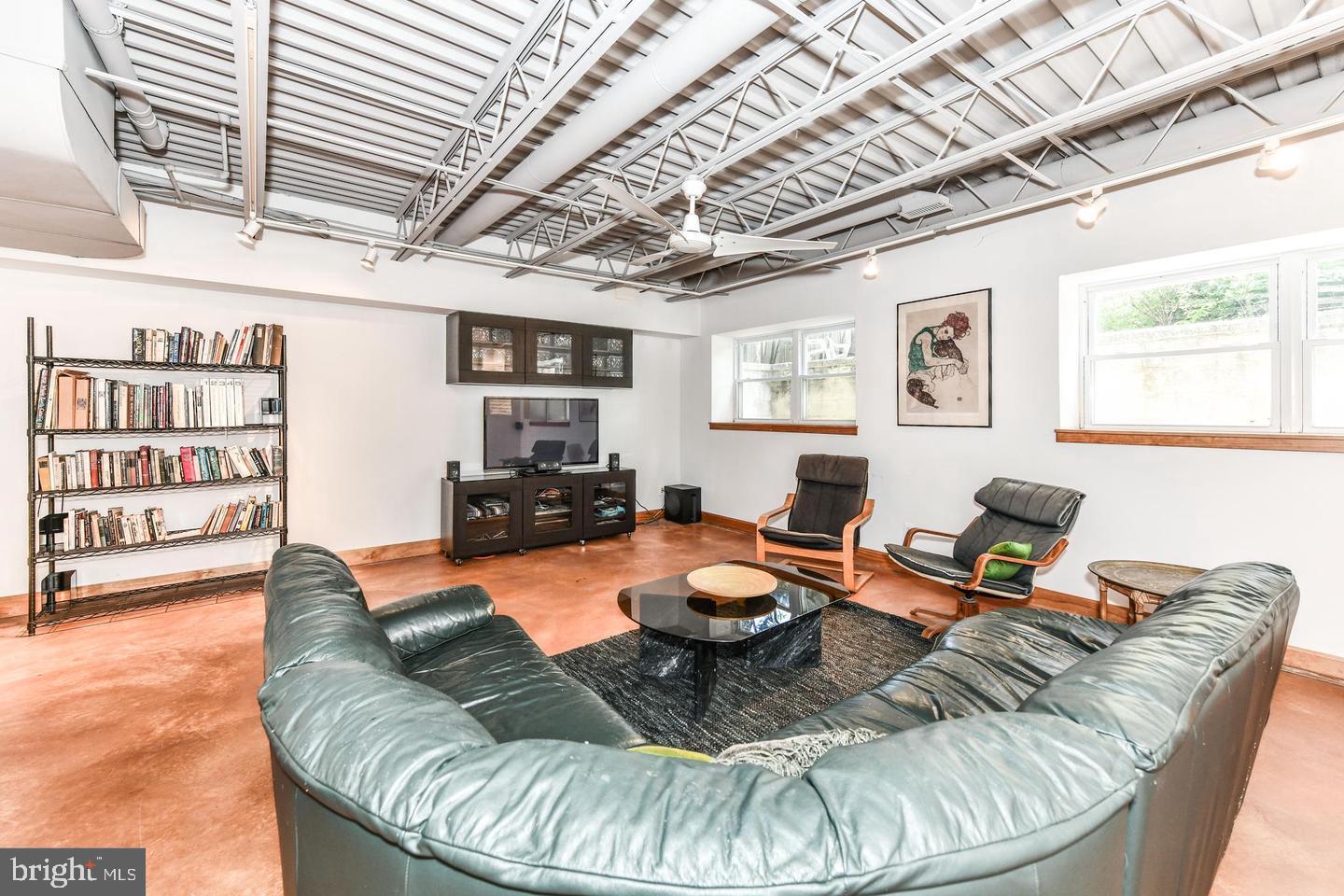2222 N EMERSON ST, ARLINGTON, Virginia 22207, 3 Bedrooms Bedrooms, ,3 BathroomsBathrooms,Residential,For sale,2222 N EMERSON ST,VAAR2060576 MLS # VAAR2060576