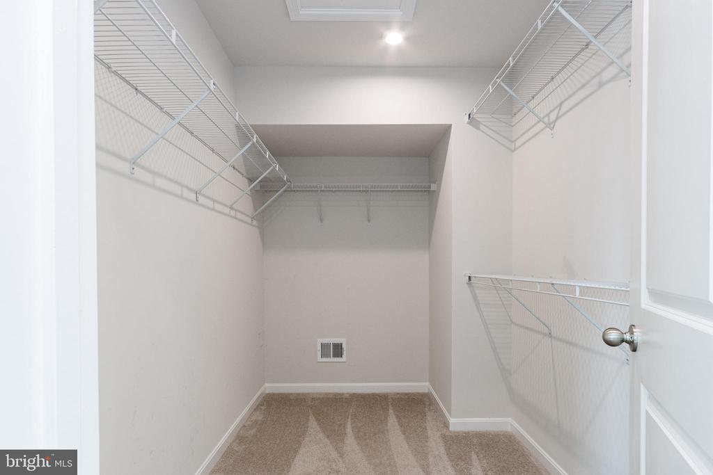 9003 WALNUT HILL RD, FREDERICKSBURG, Virginia 22408, 5 Bedrooms Bedrooms, ,3 BathroomsBathrooms,Residential,9003 WALNUT HILL RD,VASP2034648 MLS # VASP2034648