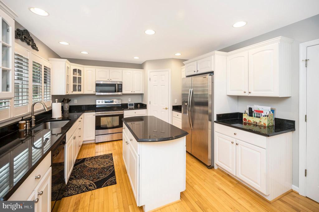3906 LAKEVIEW PKWY, LOCUST GROVE, Virginia 22508, 4 Bedrooms Bedrooms, ,2 BathroomsBathrooms,Residential,3906 LAKEVIEW PKWY,VAOR2010170 MLS # VAOR2010170