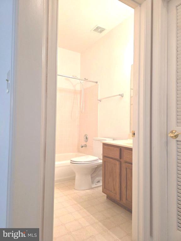 11206 LYNCHBURG DR, FREDERICKSBURG, Virginia 22407, 2 Bedrooms Bedrooms, ,2 BathroomsBathrooms,Residential,11206 LYNCHBURG DR,VASP2034650 MLS # VASP2034650
