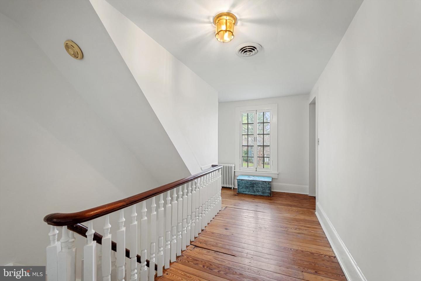 19 E LOUDOUN ST, ROUND HILL, Virginia 20141, 4 Bedrooms Bedrooms, ,3 BathroomsBathrooms,Residential,For sale,19 E LOUDOUN ST,VALO2101956 MLS # VALO2101956