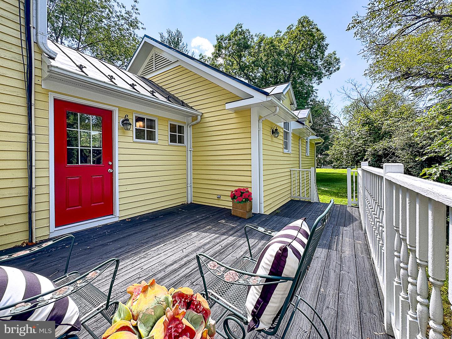 19 E LOUDOUN ST, ROUND HILL, Virginia 20141, 4 Bedrooms Bedrooms, ,3 BathroomsBathrooms,Residential,For sale,19 E LOUDOUN ST,VALO2101956 MLS # VALO2101956