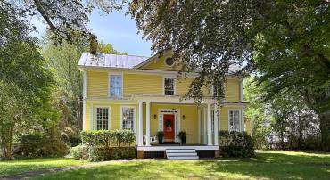 19 E LOUDOUN ST, ROUND HILL, Virginia 20141, 4 Bedrooms Bedrooms, ,3 BathroomsBathrooms,Residential,For sale,19 E LOUDOUN ST,VALO2101956 MLS # VALO2101956