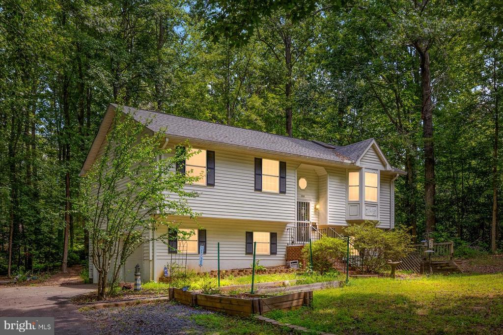11701 BERRY LN, SPOTSYLVANIA, Virginia 22551, 3 Bedrooms Bedrooms, ,2 BathroomsBathrooms,Residential,11701 BERRY LN,VASP2034636 MLS # VASP2034636