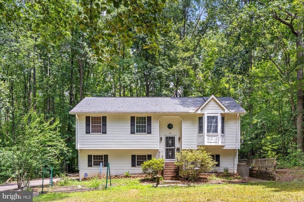11701 BERRY LN, SPOTSYLVANIA, Virginia 22551, 3 Bedrooms Bedrooms, ,2 BathroomsBathrooms,Residential,11701 BERRY LN,VASP2034636 MLS # VASP2034636