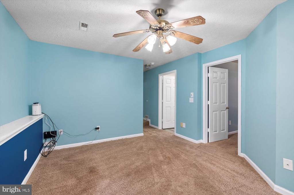 11701 BERRY LN, SPOTSYLVANIA, Virginia 22551, 3 Bedrooms Bedrooms, ,2 BathroomsBathrooms,Residential,11701 BERRY LN,VASP2034636 MLS # VASP2034636