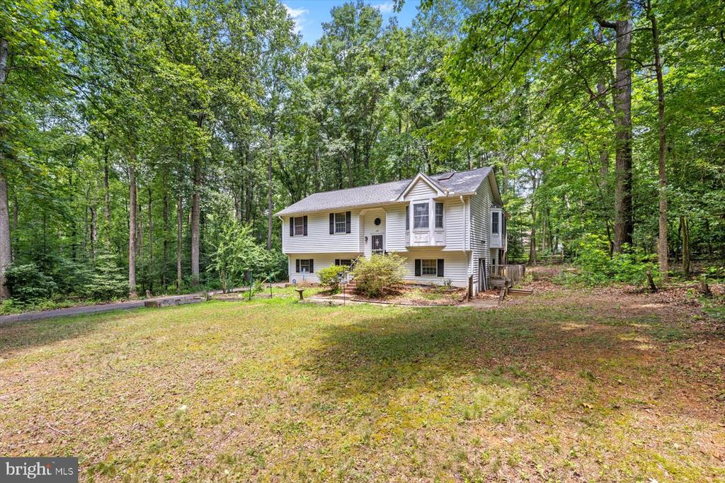 11701 BERRY LN, SPOTSYLVANIA, Virginia 22551, 3 Bedrooms Bedrooms, ,2 BathroomsBathrooms,Residential,11701 BERRY LN,VASP2034636 MLS # VASP2034636