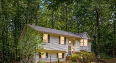 11701 BERRY LN, SPOTSYLVANIA, Virginia 22551, 3 Bedrooms Bedrooms, ,2 BathroomsBathrooms,Residential,11701 BERRY LN,VASP2034636 MLS # VASP2034636