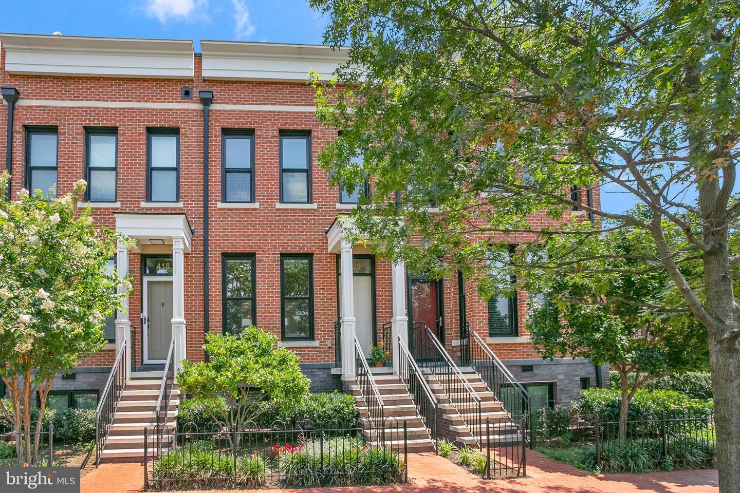 420 13TH ST SE, WASHINGTON, District Of Columbia 20003, 3 Bedrooms Bedrooms, ,4 BathroomsBathrooms,Residential,For sale,420 13TH ST SE,DCDC2210062 MLS # DCDC2210062