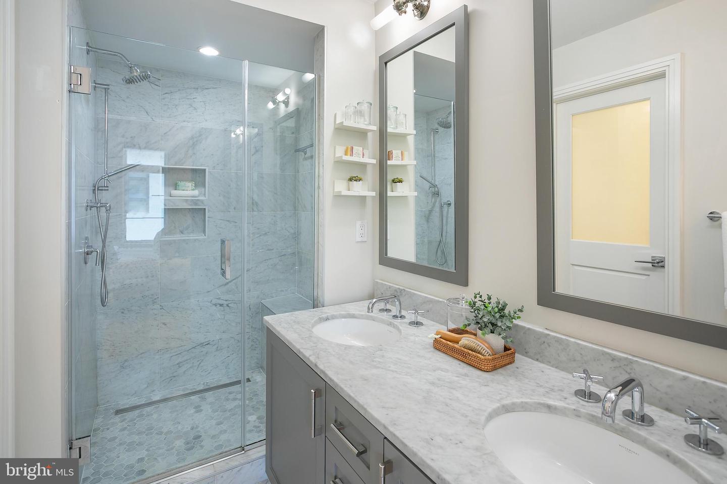 420 13TH ST SE, WASHINGTON, District Of Columbia 20003, 3 Bedrooms Bedrooms, ,4 BathroomsBathrooms,Residential,For sale,420 13TH ST SE,DCDC2210062 MLS # DCDC2210062