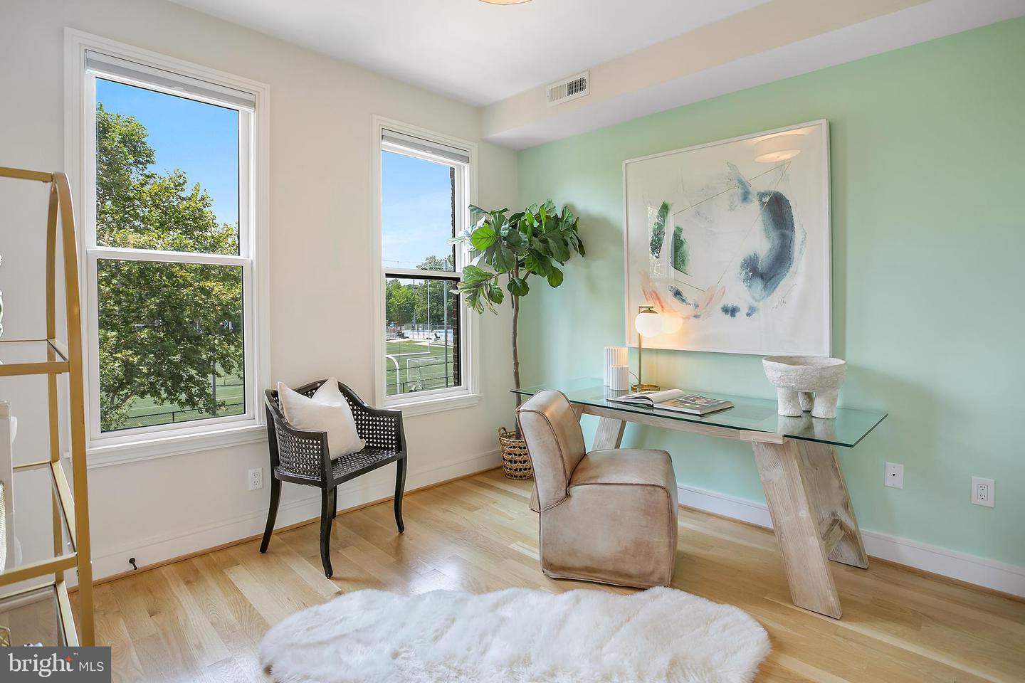 420 13TH ST SE, WASHINGTON, District Of Columbia 20003, 3 Bedrooms Bedrooms, ,4 BathroomsBathrooms,Residential,For sale,420 13TH ST SE,DCDC2210062 MLS # DCDC2210062