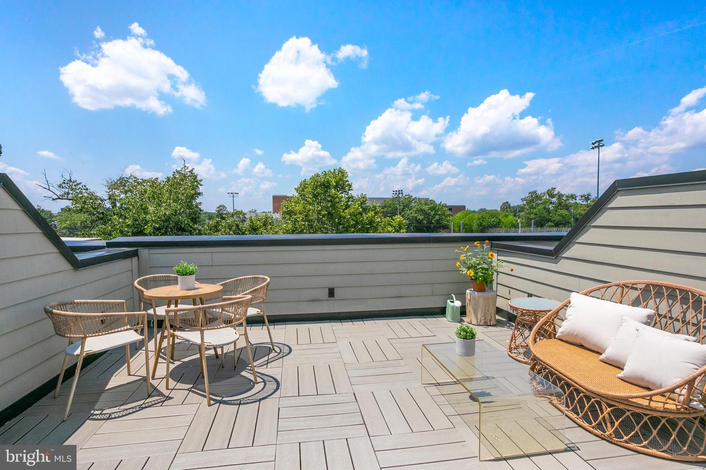 420 13TH ST SE, WASHINGTON, District Of Columbia 20003, 3 Bedrooms Bedrooms, ,4 BathroomsBathrooms,Residential,For sale,420 13TH ST SE,DCDC2210062 MLS # DCDC2210062