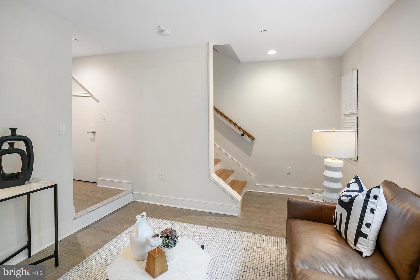 420 13TH ST SE, WASHINGTON, District Of Columbia 20003, 3 Bedrooms Bedrooms, ,4 BathroomsBathrooms,Residential,For sale,420 13TH ST SE,DCDC2210062 MLS # DCDC2210062
