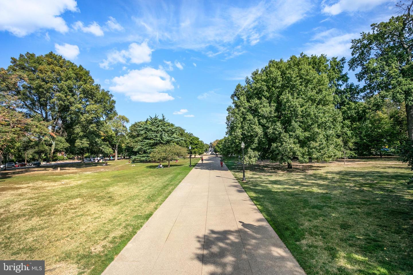 420 13TH ST SE, WASHINGTON, District Of Columbia 20003, 3 Bedrooms Bedrooms, ,4 BathroomsBathrooms,Residential,For sale,420 13TH ST SE,DCDC2210062 MLS # DCDC2210062