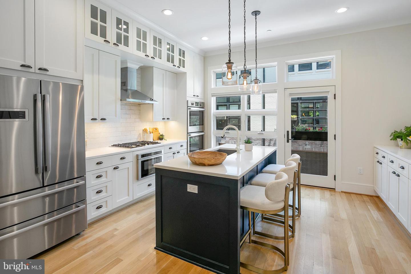 420 13TH ST SE, WASHINGTON, District Of Columbia 20003, 3 Bedrooms Bedrooms, ,4 BathroomsBathrooms,Residential,For sale,420 13TH ST SE,DCDC2210062 MLS # DCDC2210062