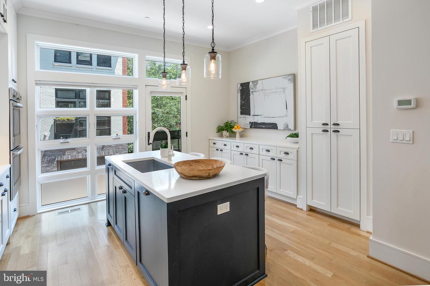 420 13TH ST SE, WASHINGTON, District Of Columbia 20003, 3 Bedrooms Bedrooms, ,4 BathroomsBathrooms,Residential,For sale,420 13TH ST SE,DCDC2210062 MLS # DCDC2210062