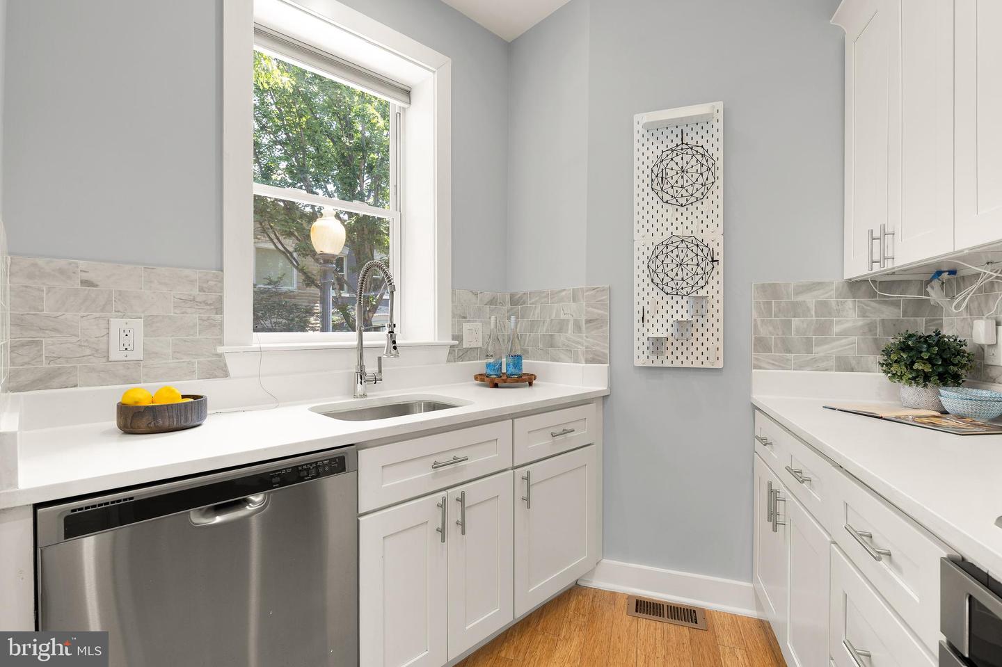 1353 MARYLAND AVE NE, WASHINGTON, District Of Columbia 20002, 3 Bedrooms Bedrooms, ,2 BathroomsBathrooms,Residential,For sale,1353 MARYLAND AVE NE,DCDC2210066 MLS # DCDC2210066