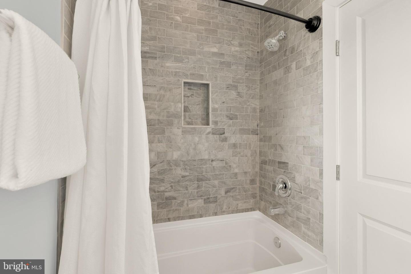 1353 MARYLAND AVE NE, WASHINGTON, District Of Columbia 20002, 3 Bedrooms Bedrooms, ,2 BathroomsBathrooms,Residential,For sale,1353 MARYLAND AVE NE,DCDC2210066 MLS # DCDC2210066