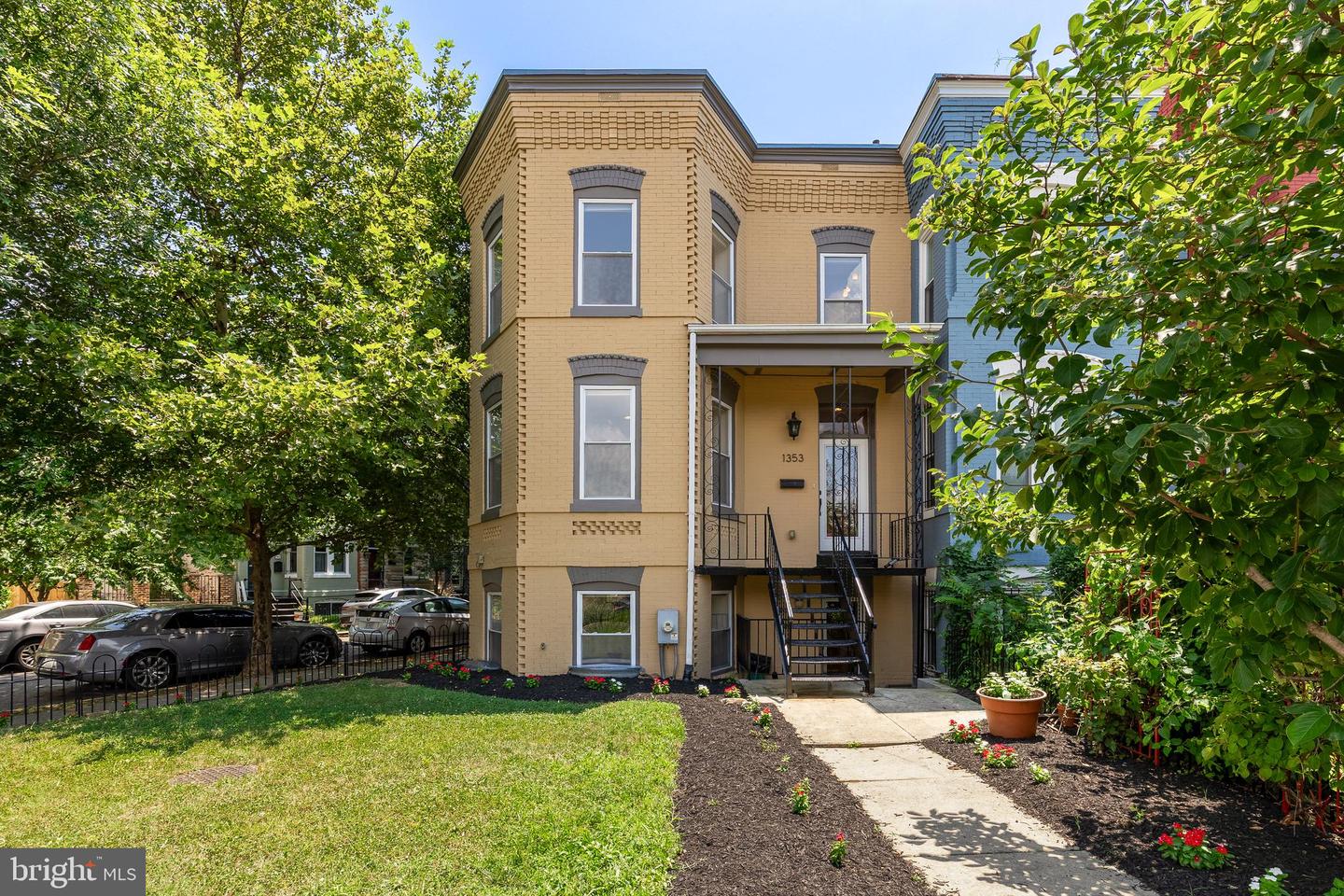 1353 MARYLAND AVE NE, WASHINGTON, District Of Columbia 20002, 3 Bedrooms Bedrooms, ,2 BathroomsBathrooms,Residential,For sale,1353 MARYLAND AVE NE,DCDC2210066 MLS # DCDC2210066