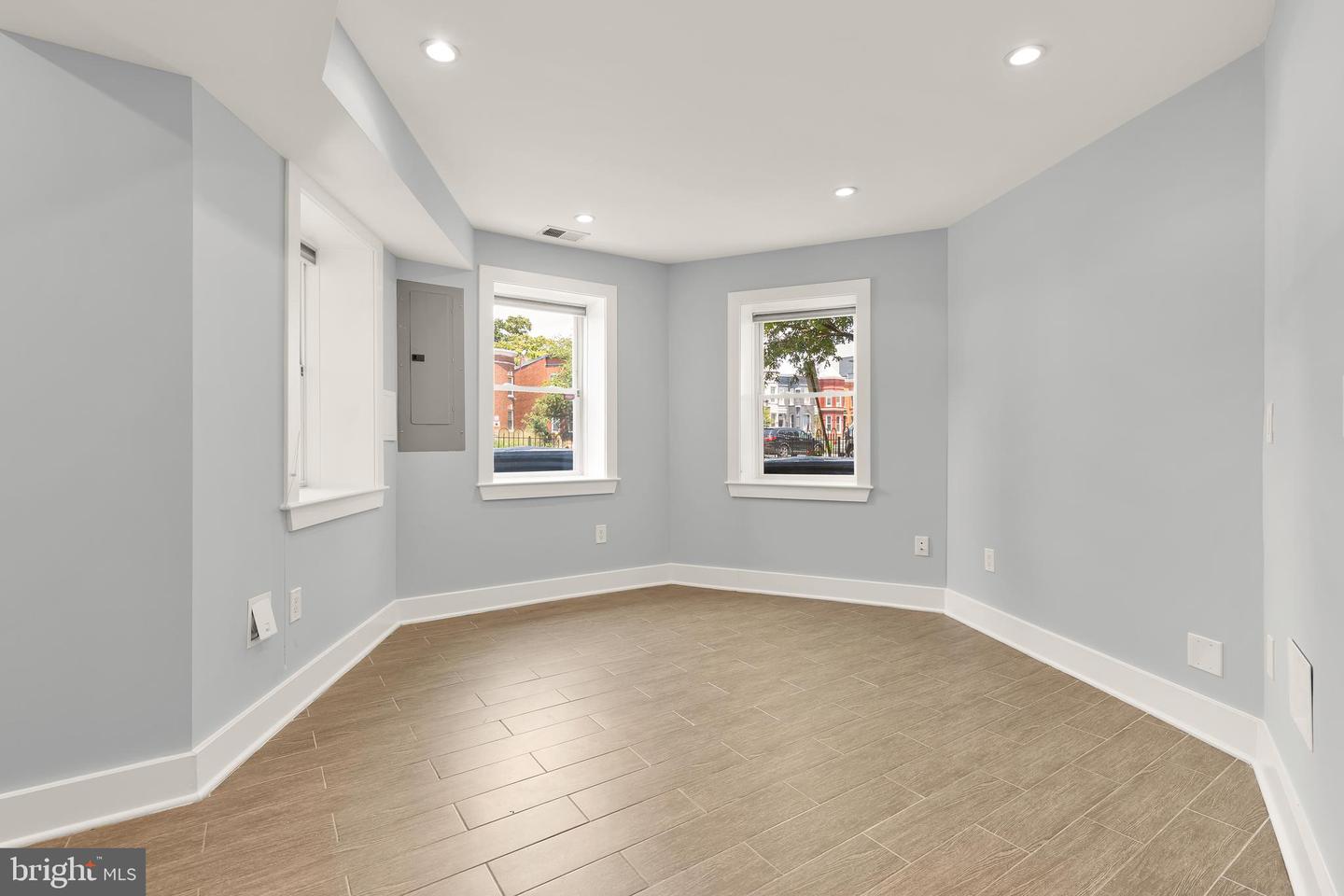 1353 MARYLAND AVE NE, WASHINGTON, District Of Columbia 20002, 3 Bedrooms Bedrooms, ,2 BathroomsBathrooms,Residential,For sale,1353 MARYLAND AVE NE,DCDC2210066 MLS # DCDC2210066