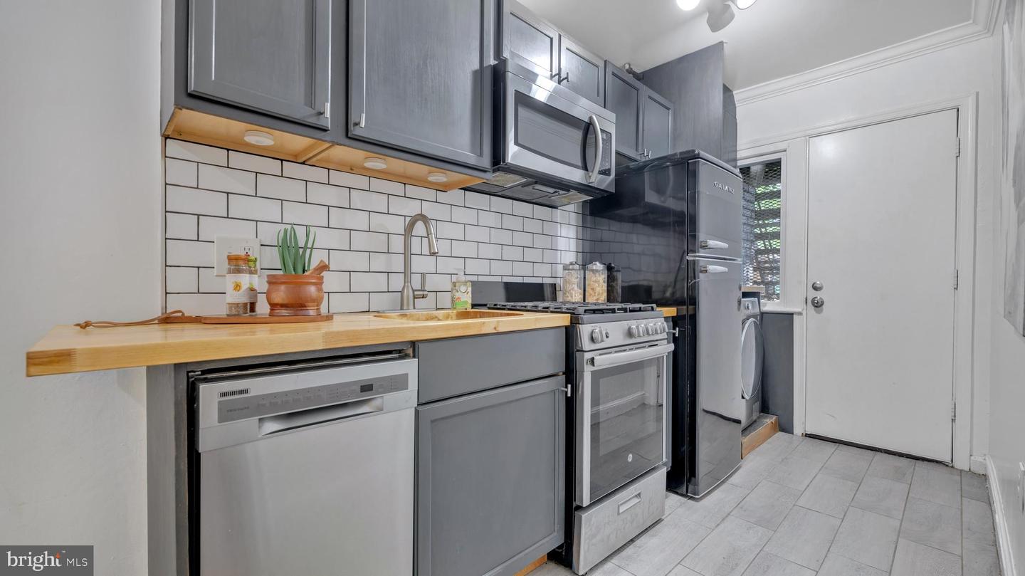 1814 BENNING RD NE #1, WASHINGTON, District Of Columbia 20002, 1 Bedroom Bedrooms, ,1 BathroomBathrooms,Residential,For sale,1814 BENNING RD NE #1,DCDC2210090 MLS # DCDC2210090