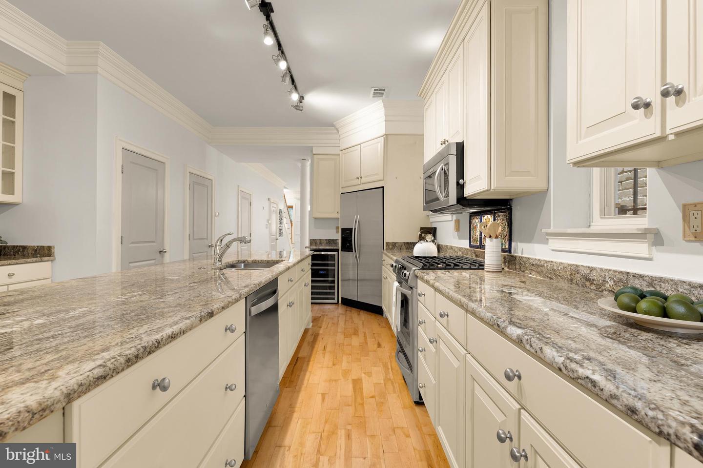 516 K ST NE, WASHINGTON, District Of Columbia 20002, 3 Bedrooms Bedrooms, ,2 BathroomsBathrooms,Residential,For sale,516 K ST NE,DCDC2210100 MLS # DCDC2210100
