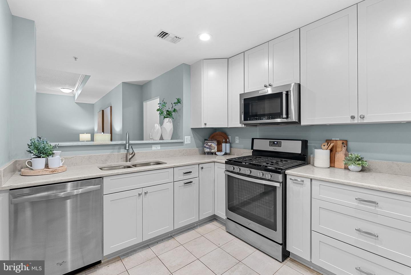 11776 STRATFORD HOUSE PL #304, RESTON, Virginia 20190, 2 Bedrooms Bedrooms, ,2 BathroomsBathrooms,Residential,For sale,11776 STRATFORD HOUSE PL #304,VAFX2255194 MLS # VAFX2255194