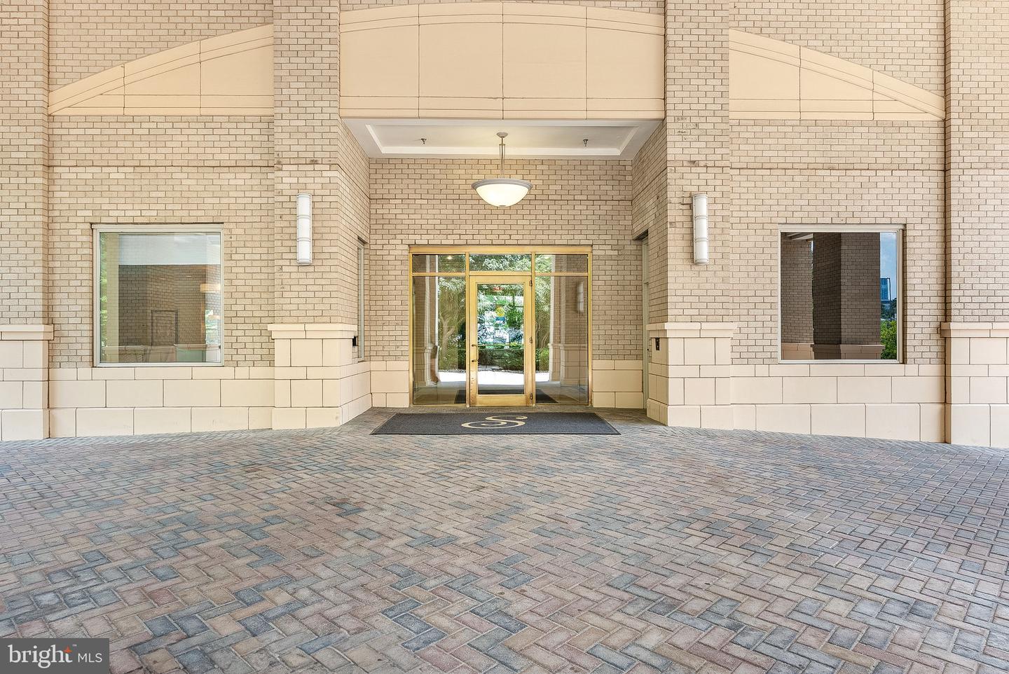 11776 STRATFORD HOUSE PL #304, RESTON, Virginia 20190, 2 Bedrooms Bedrooms, ,2 BathroomsBathrooms,Residential,For sale,11776 STRATFORD HOUSE PL #304,VAFX2255194 MLS # VAFX2255194