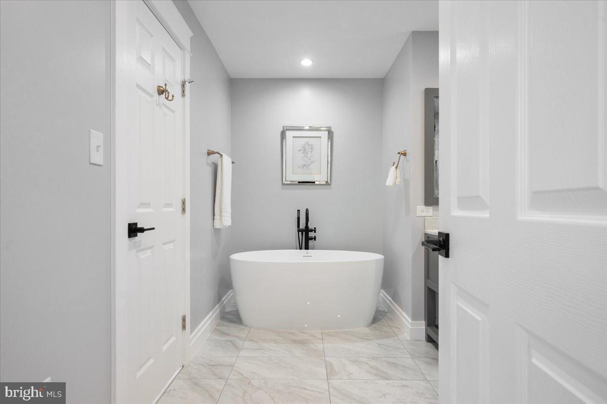 4122 FERRY LANDING RD, ALEXANDRIA, Virginia 22309, 5 Bedrooms Bedrooms, ,5 BathroomsBathrooms,Residential,For sale,4122 FERRY LANDING RD,VAFX2255220 MLS # VAFX2255220