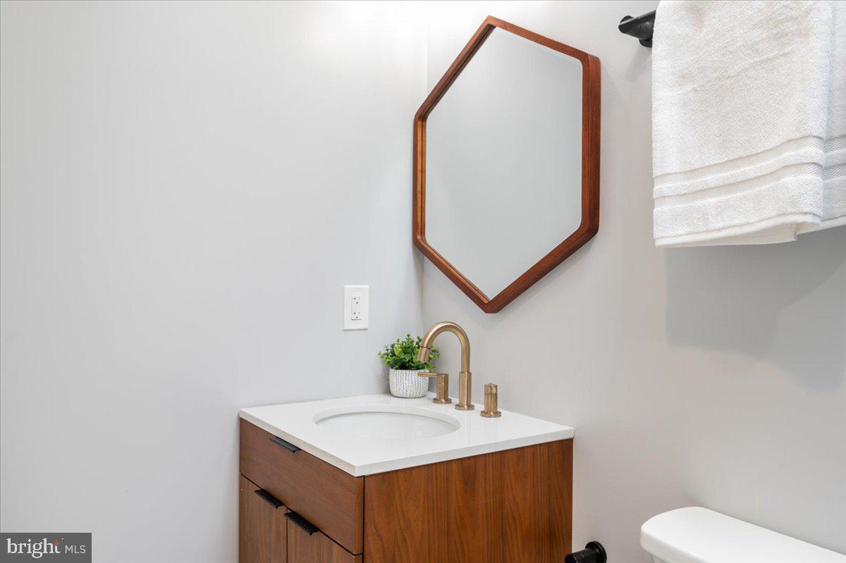 4122 FERRY LANDING RD, ALEXANDRIA, Virginia 22309, 5 Bedrooms Bedrooms, ,5 BathroomsBathrooms,Residential,For sale,4122 FERRY LANDING RD,VAFX2255220 MLS # VAFX2255220