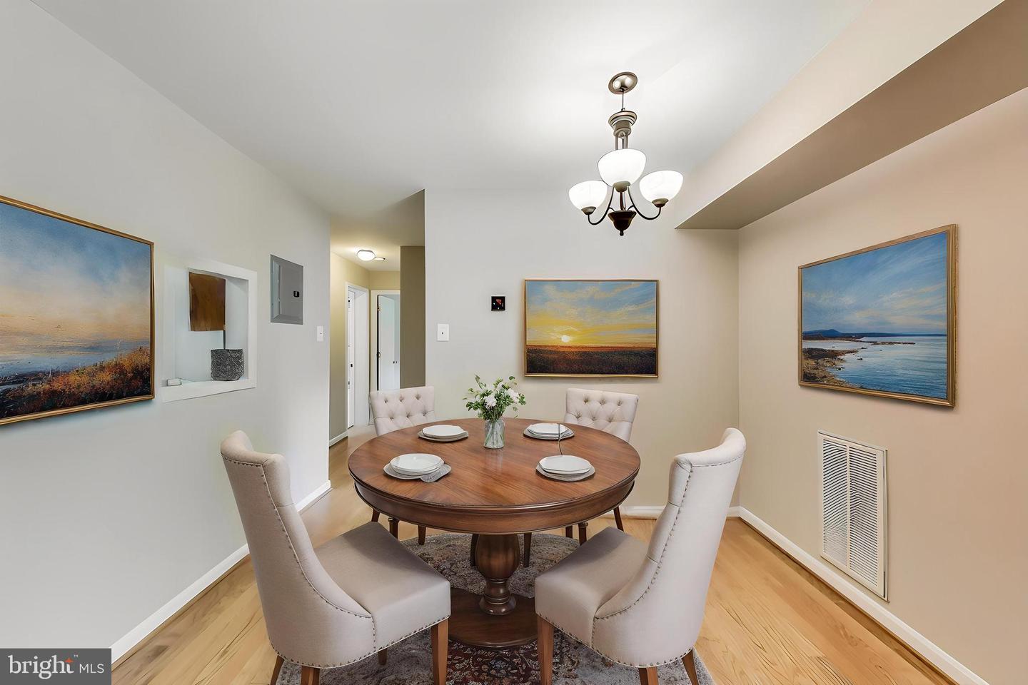 12654 .DARA. #102, WOODBRIDGE, Virginia 22192, 2 Bedrooms Bedrooms, ,1 BathroomBathrooms,Residential,For sale,12654 .DARA. #102,VAPW2099142 MLS # VAPW2099142