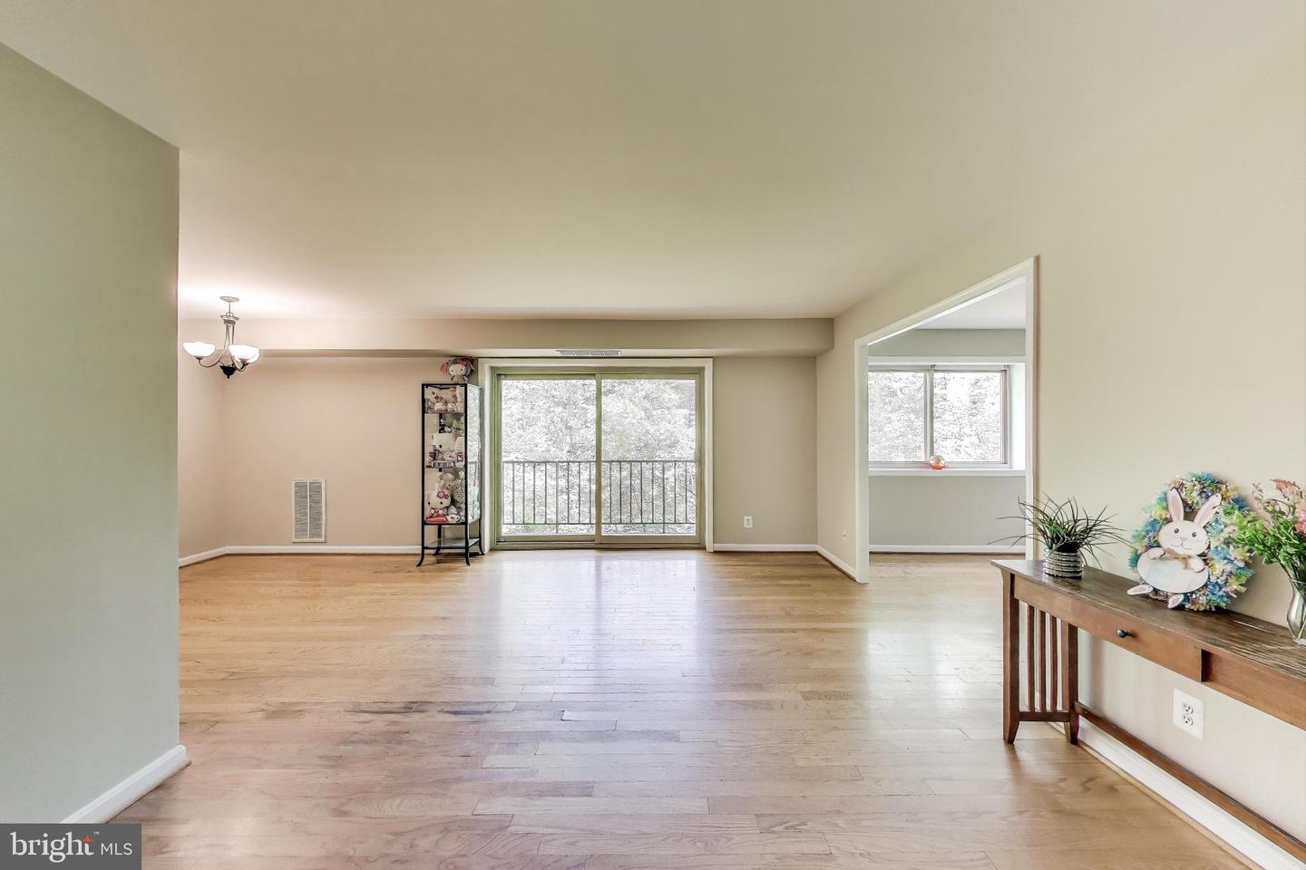 12654 .DARA. #102, WOODBRIDGE, Virginia 22192, 2 Bedrooms Bedrooms, ,1 BathroomBathrooms,Residential,For sale,12654 .DARA. #102,VAPW2099142 MLS # VAPW2099142
