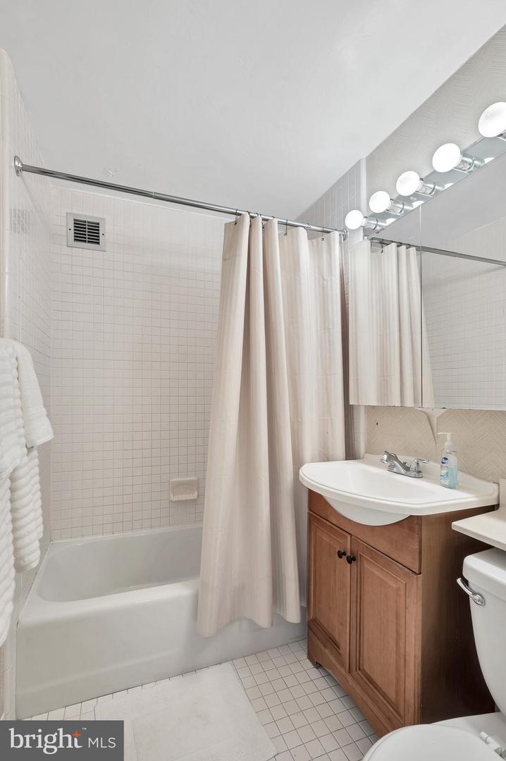 1111 ARLINGTON BLVD #646, ARLINGTON, Virginia 22209, ,1 BathroomBathrooms,Residential,For sale,1111 ARLINGTON BLVD #646,VAAR2060672 MLS # VAAR2060672