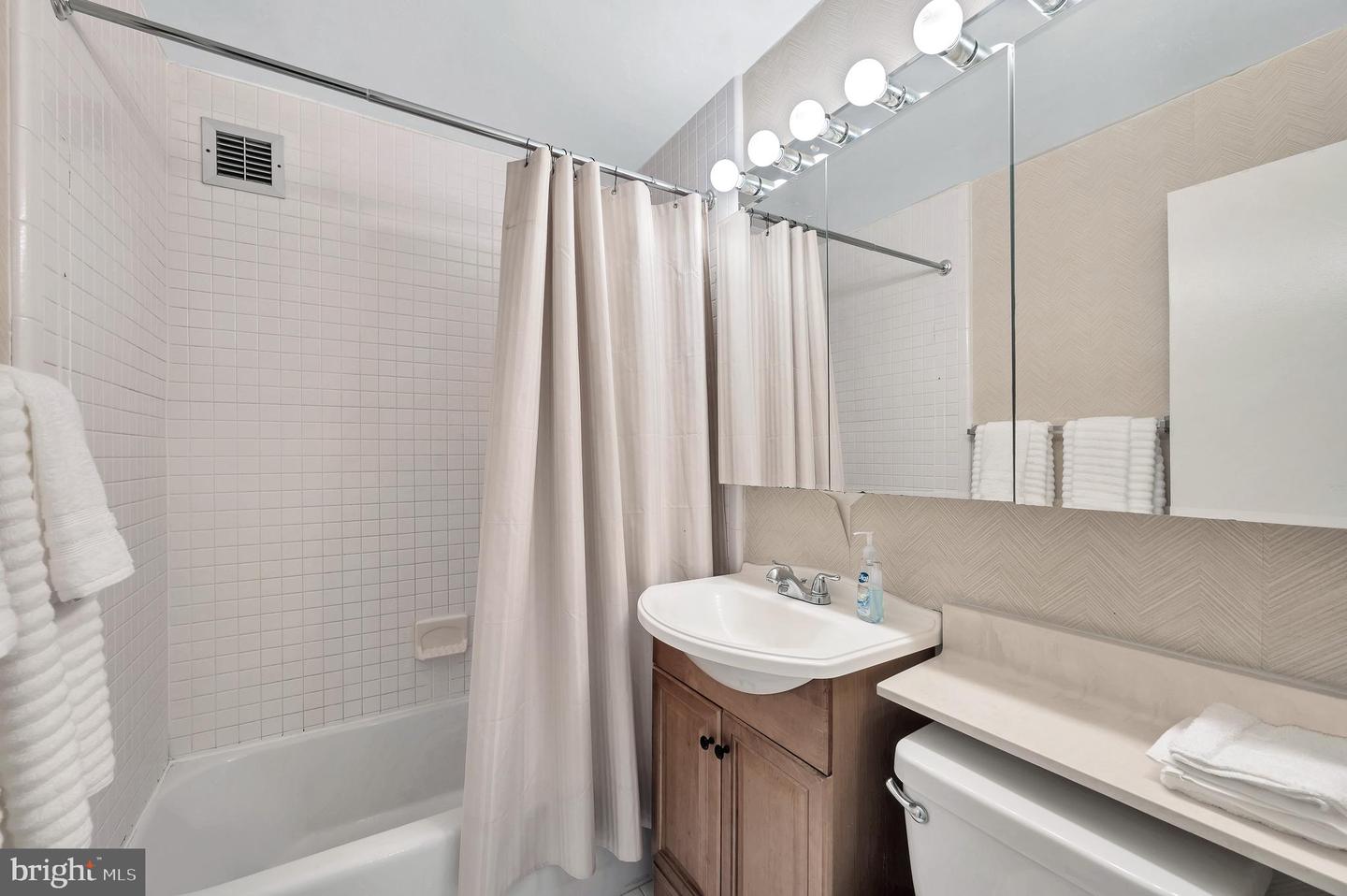 1111 ARLINGTON BLVD #646, ARLINGTON, Virginia 22209, ,1 BathroomBathrooms,Residential,For sale,1111 ARLINGTON BLVD #646,VAAR2060672 MLS # VAAR2060672