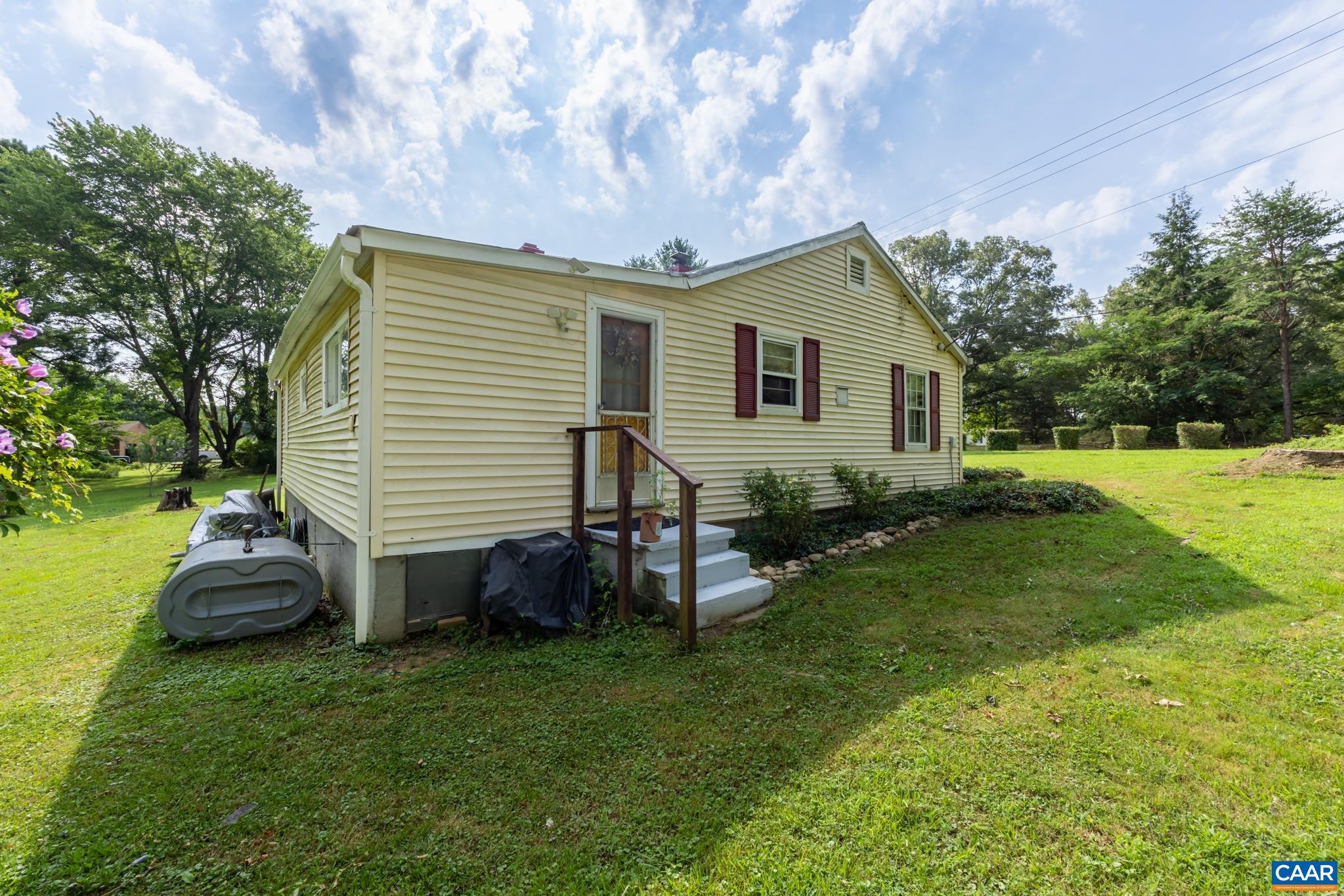 304 MARTIN KINGS RD, CHARLOTTESVILLE, Virginia 22902, 2 Bedrooms Bedrooms, ,1 BathroomBathrooms,Residential,304 MARTIN KINGS RD,666529 MLS # 666529