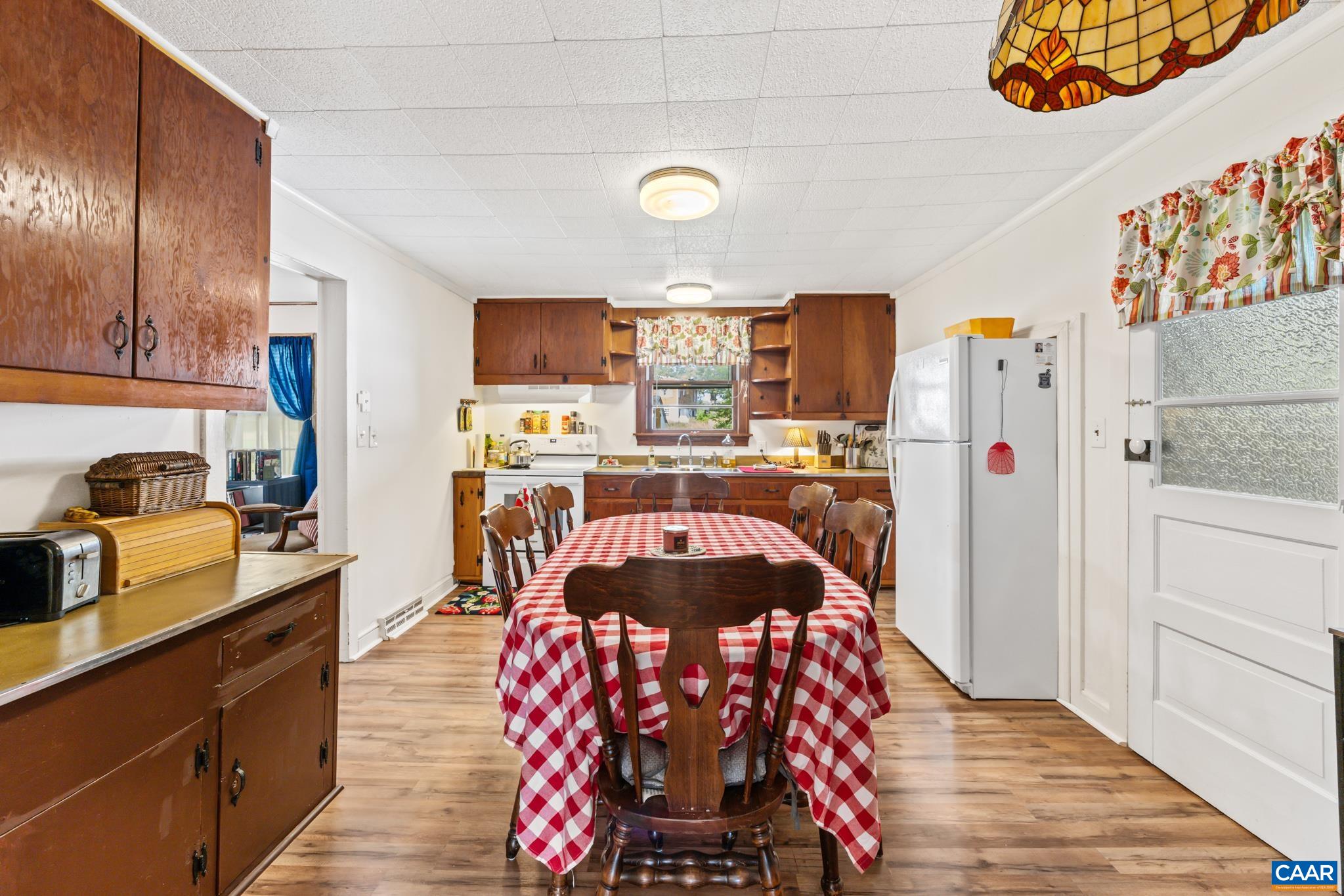 304 MARTIN KINGS RD, CHARLOTTESVILLE, Virginia 22902, 2 Bedrooms Bedrooms, ,1 BathroomBathrooms,Residential,304 MARTIN KINGS RD,666529 MLS # 666529