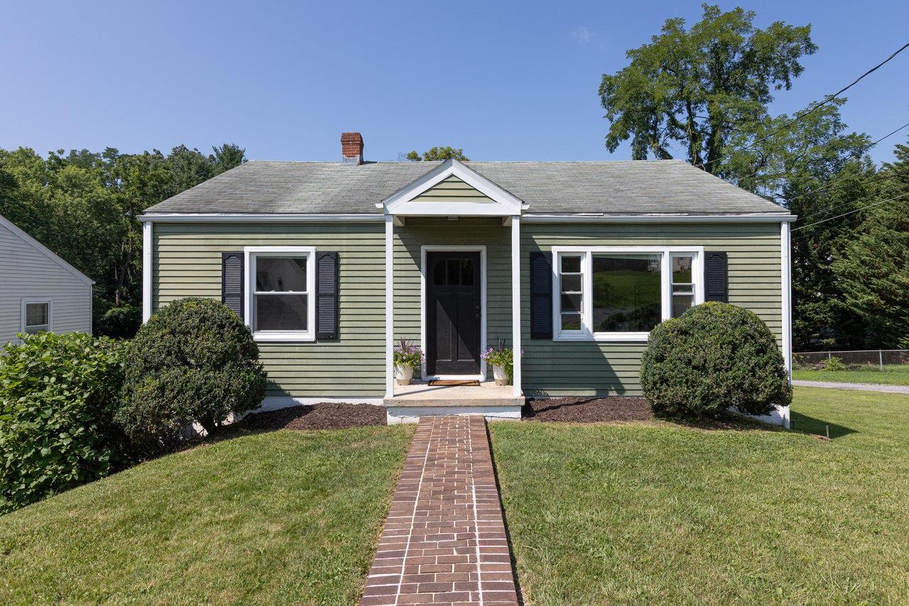 122 FRASER LN, STAUNTON, Virginia 24401, 2 Bedrooms Bedrooms, ,1 BathroomBathrooms,Residential,122 FRASER LN,666673 MLS # 666673
