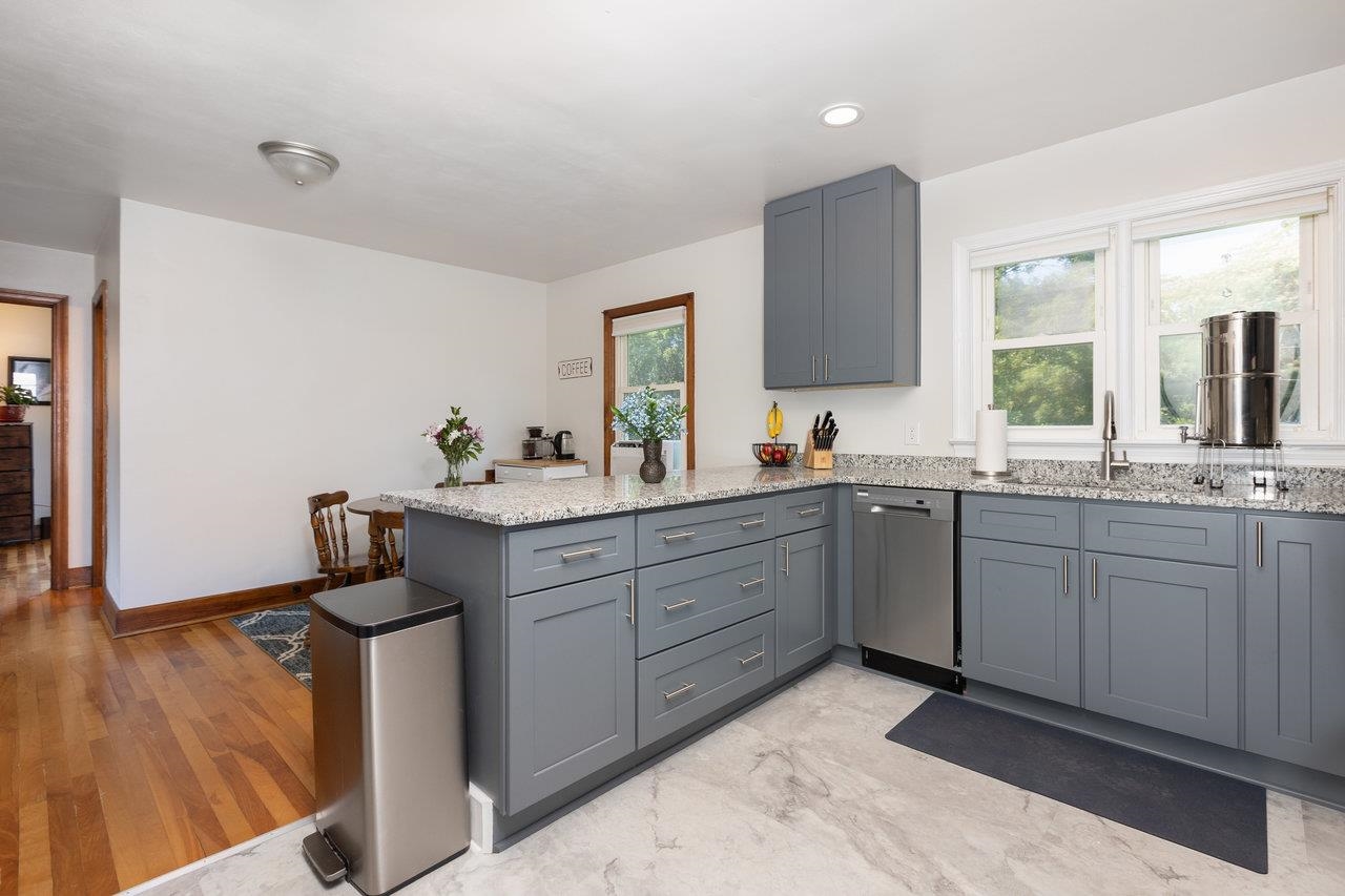 122 FRASER LN, STAUNTON, Virginia 24401, 2 Bedrooms Bedrooms, ,1 BathroomBathrooms,Residential,122 FRASER LN,666673 MLS # 666673