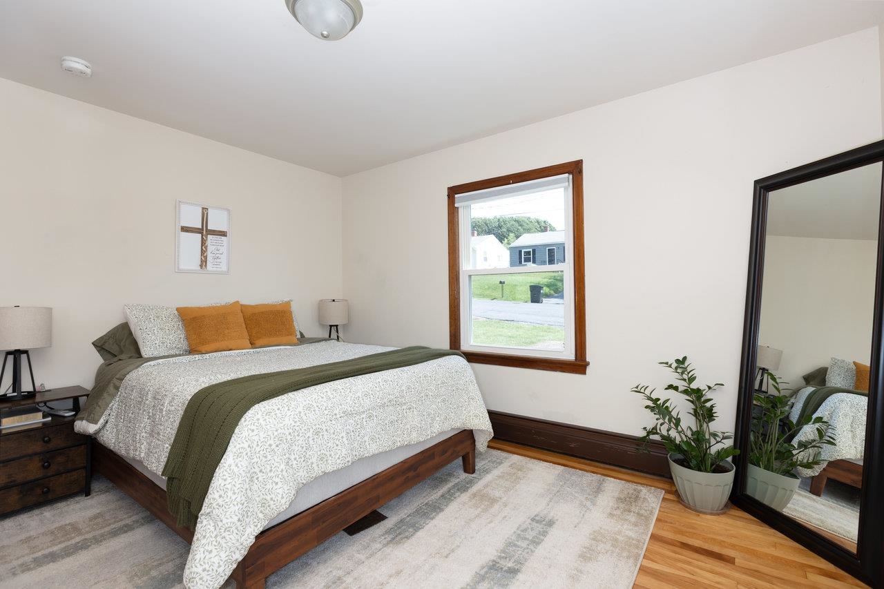 122 FRASER LN, STAUNTON, Virginia 24401, 2 Bedrooms Bedrooms, ,1 BathroomBathrooms,Residential,122 FRASER LN,666673 MLS # 666673