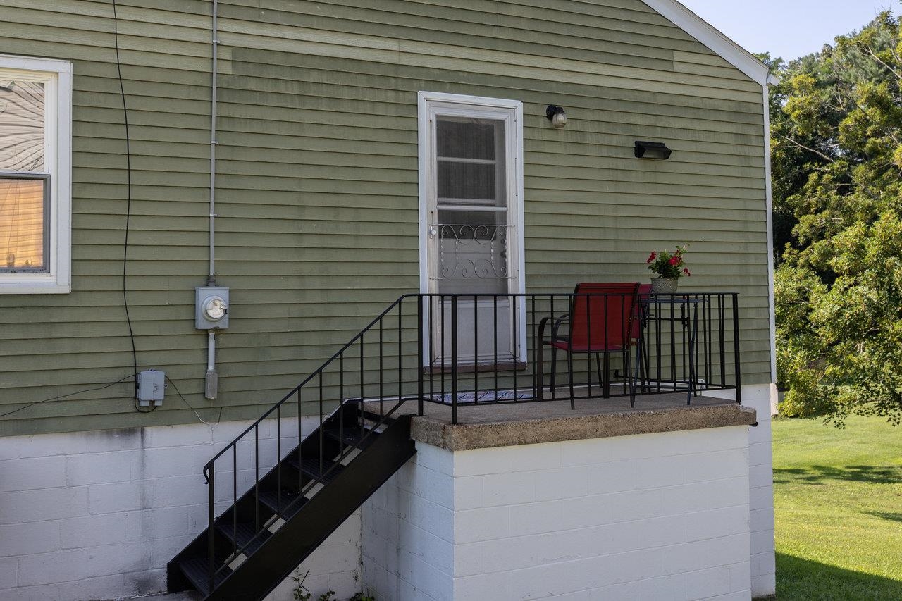 122 FRASER LN, STAUNTON, Virginia 24401, 2 Bedrooms Bedrooms, ,1 BathroomBathrooms,Residential,122 FRASER LN,666673 MLS # 666673