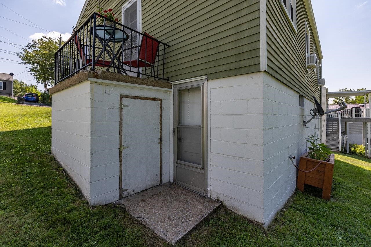 122 FRASER LN, STAUNTON, Virginia 24401, 2 Bedrooms Bedrooms, ,1 BathroomBathrooms,Residential,122 FRASER LN,666673 MLS # 666673