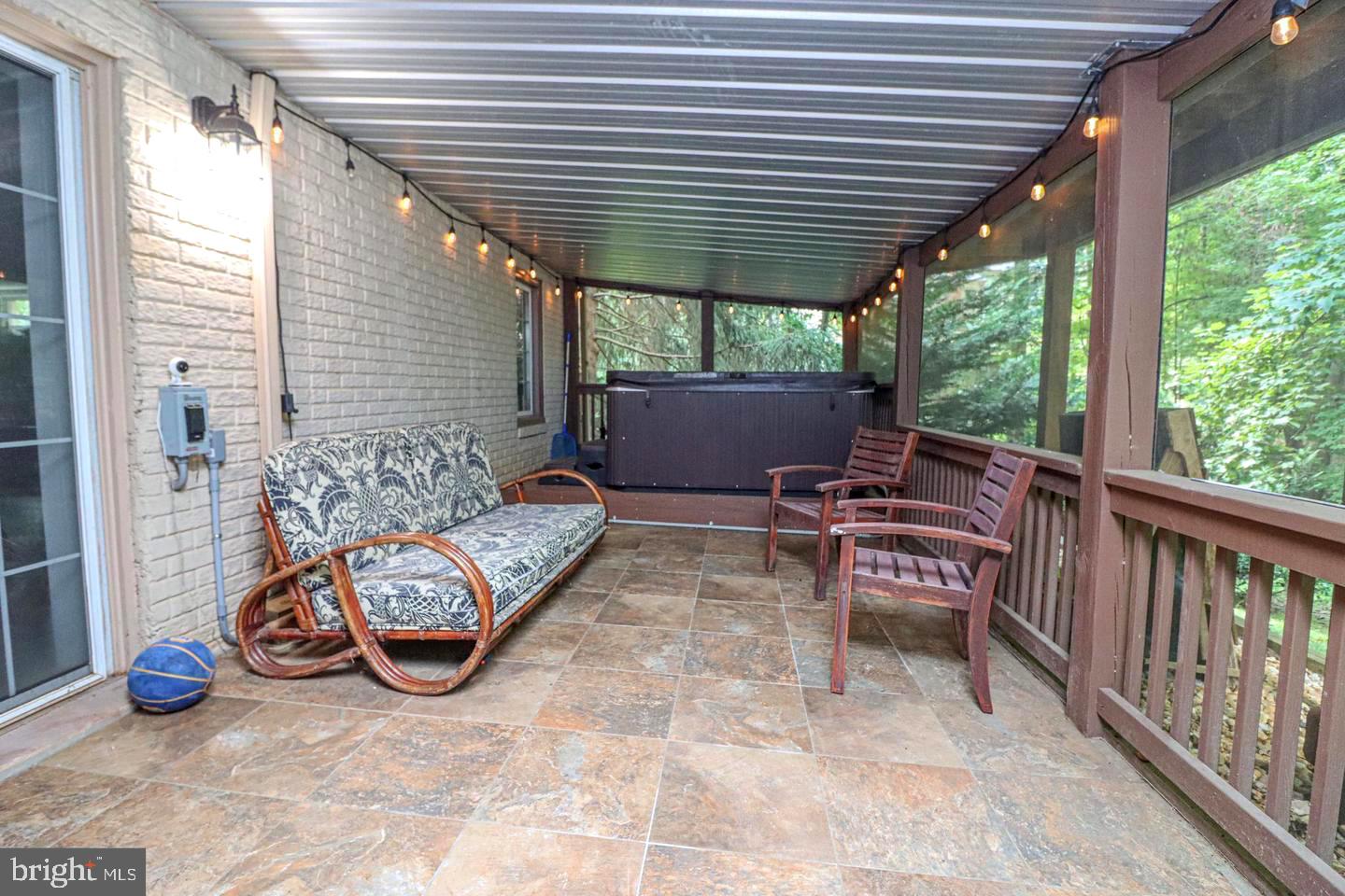 5810 HANNORA LN, FAIRFAX STATION, Virginia 22039, 5 Bedrooms Bedrooms, ,3 BathroomsBathrooms,Residential,For sale,5810 HANNORA LN,VAFX2226698 MLS # VAFX2226698