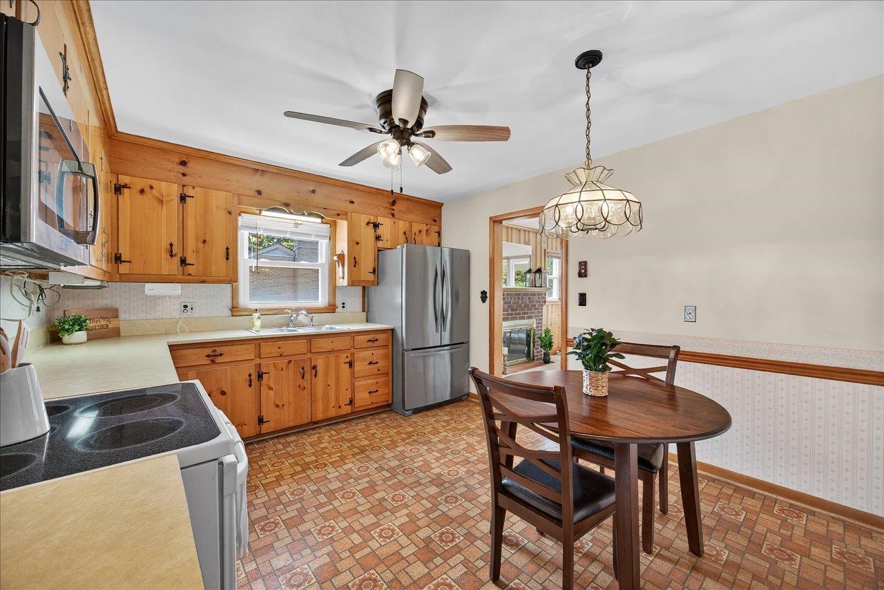 2421 MT VERNON ST, WAYNESBORO, Virginia 22980, 4 Bedrooms Bedrooms, ,2 BathroomsBathrooms,Residential,2421 MT VERNON ST,666675 MLS # 666675
